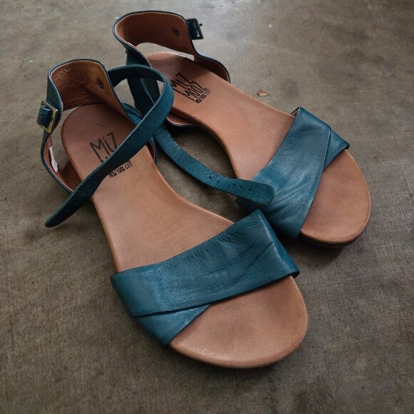 Sandals Miz Mooz size 6 - Picture 1 of 1